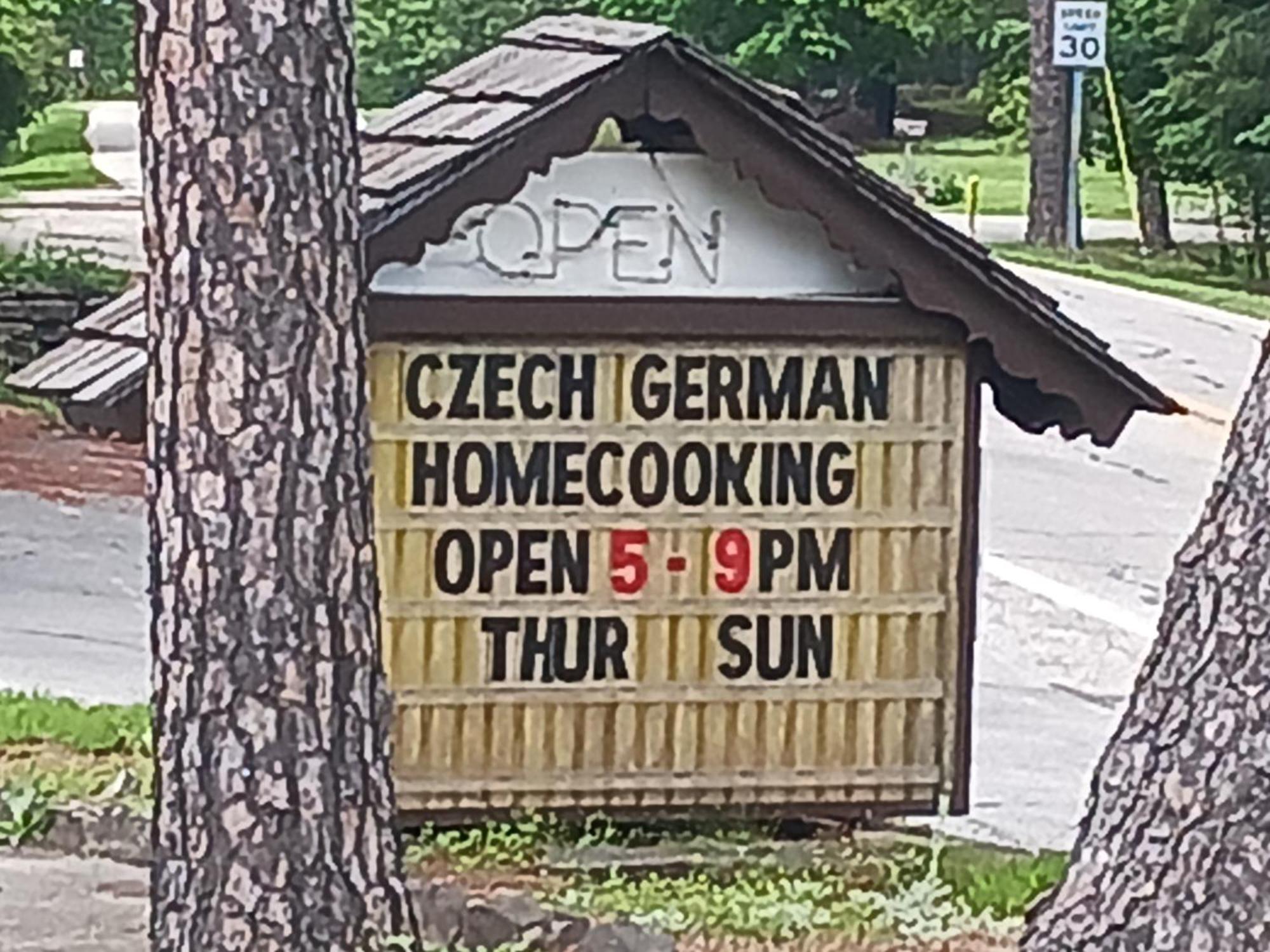 Bavarian Inn Motel & Restaurant 유레카 스프링스 외부 사진
