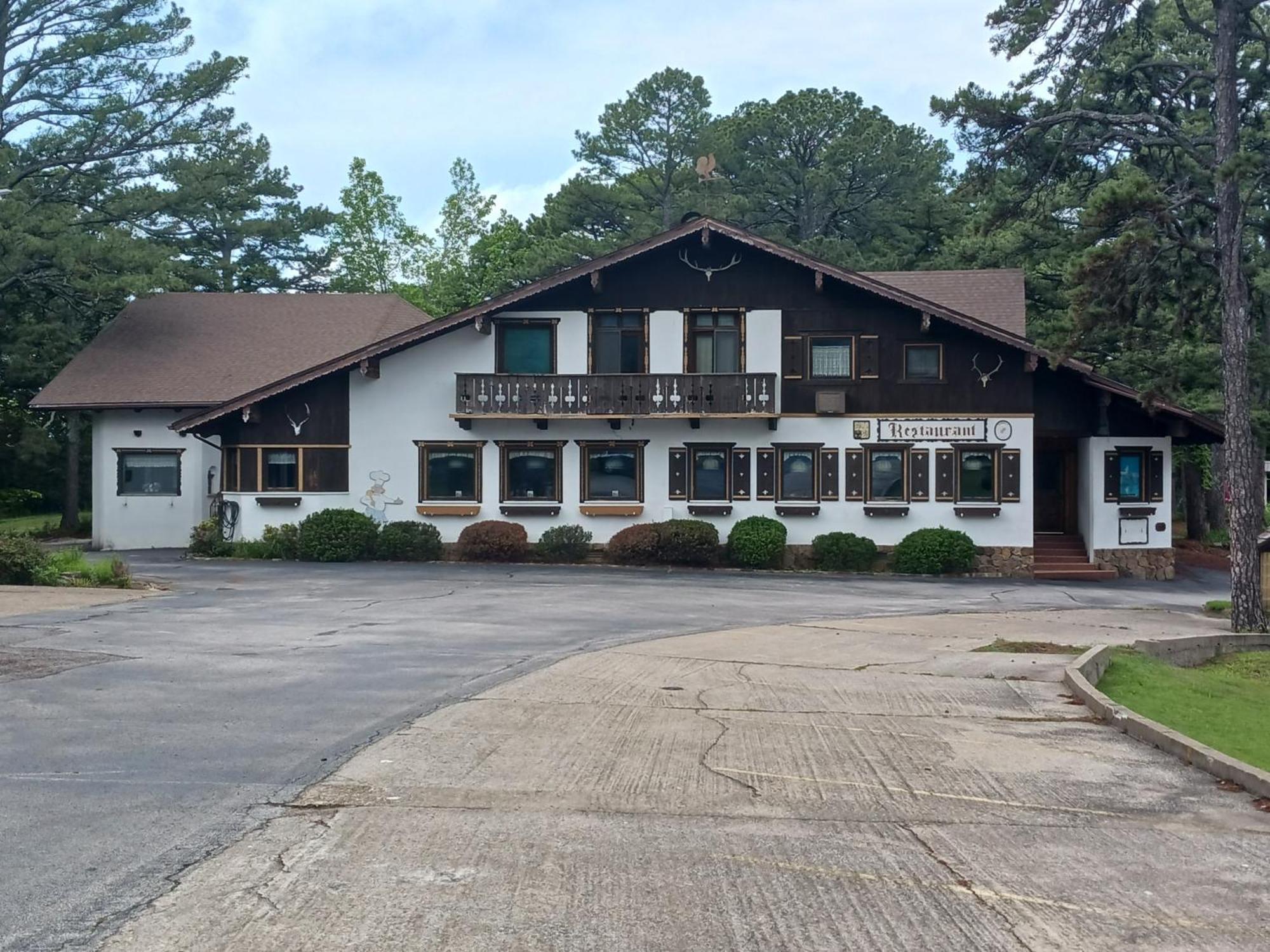 Bavarian Inn Motel & Restaurant 유레카 스프링스 외부 사진