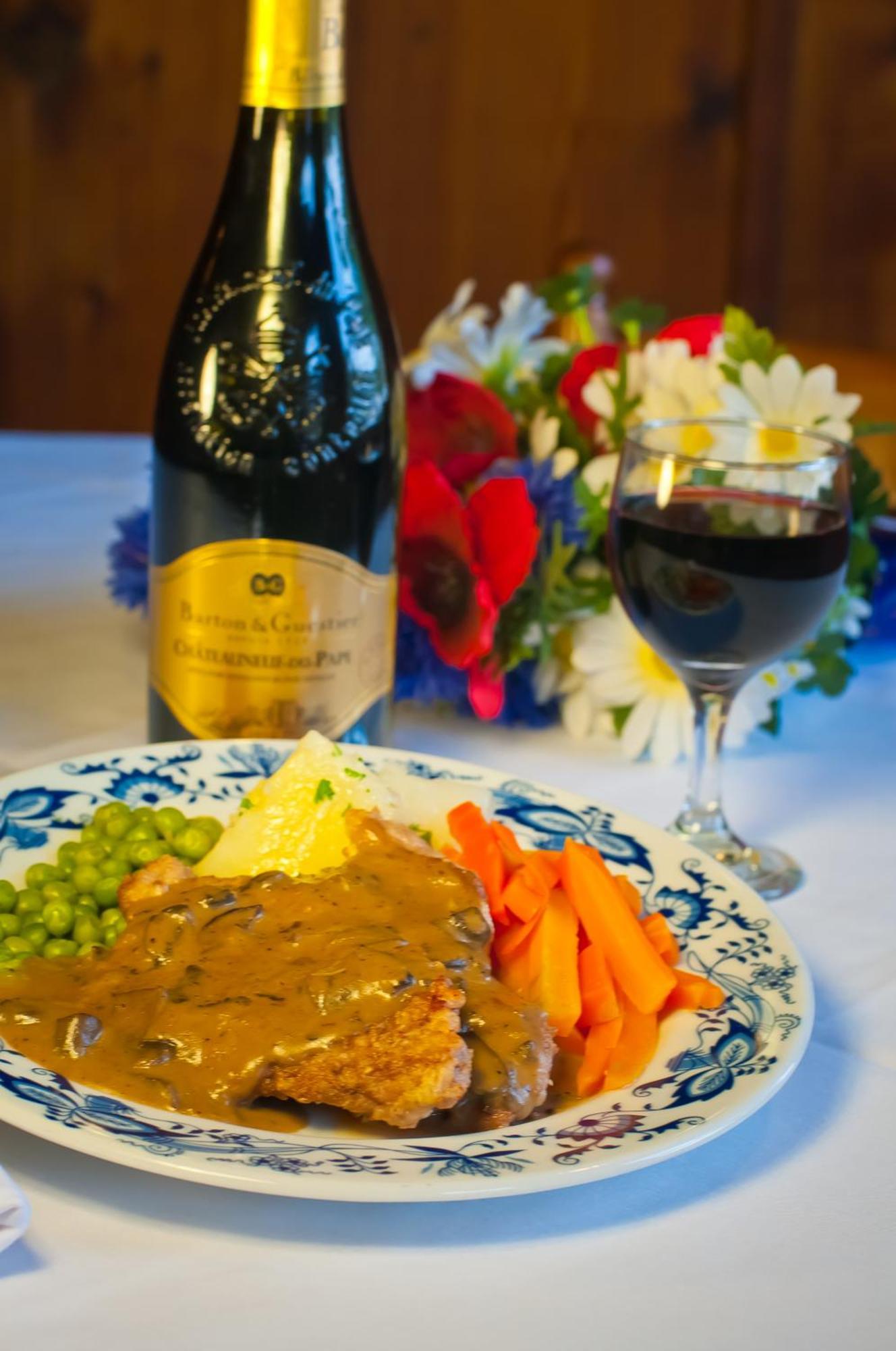 Bavarian Inn Motel & Restaurant 유레카 스프링스 외부 사진
