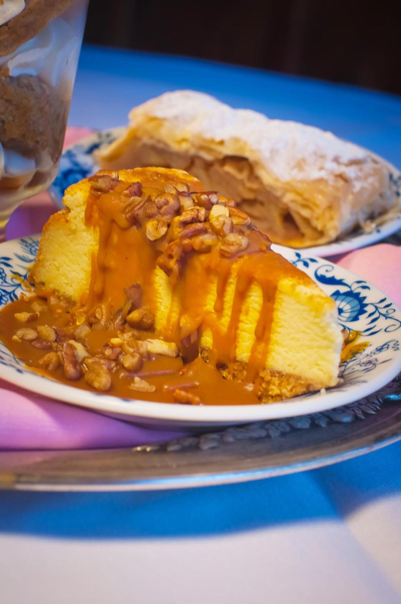Bavarian Inn Motel & Restaurant 유레카 스프링스 외부 사진