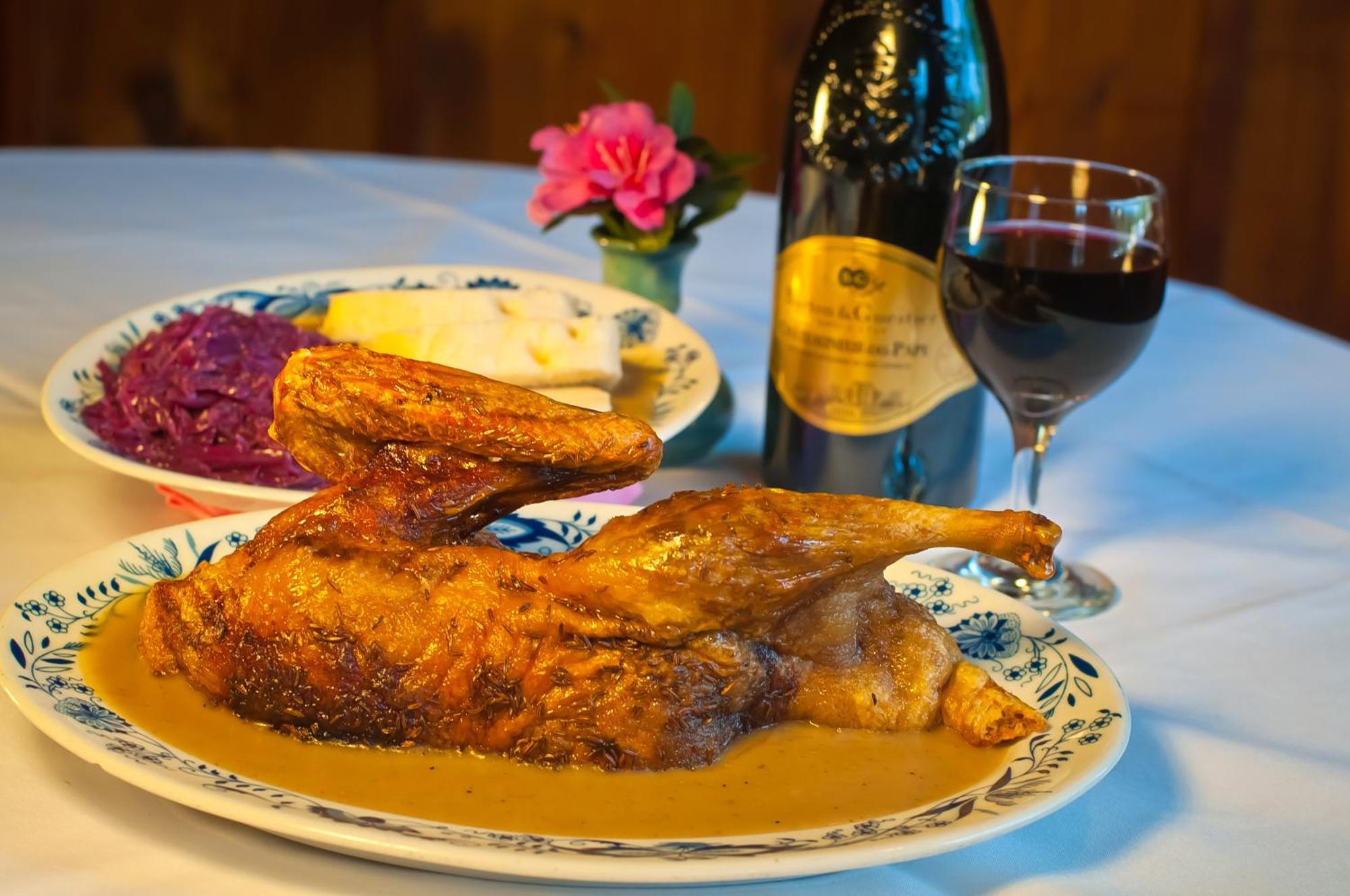 Bavarian Inn Motel & Restaurant 유레카 스프링스 외부 사진