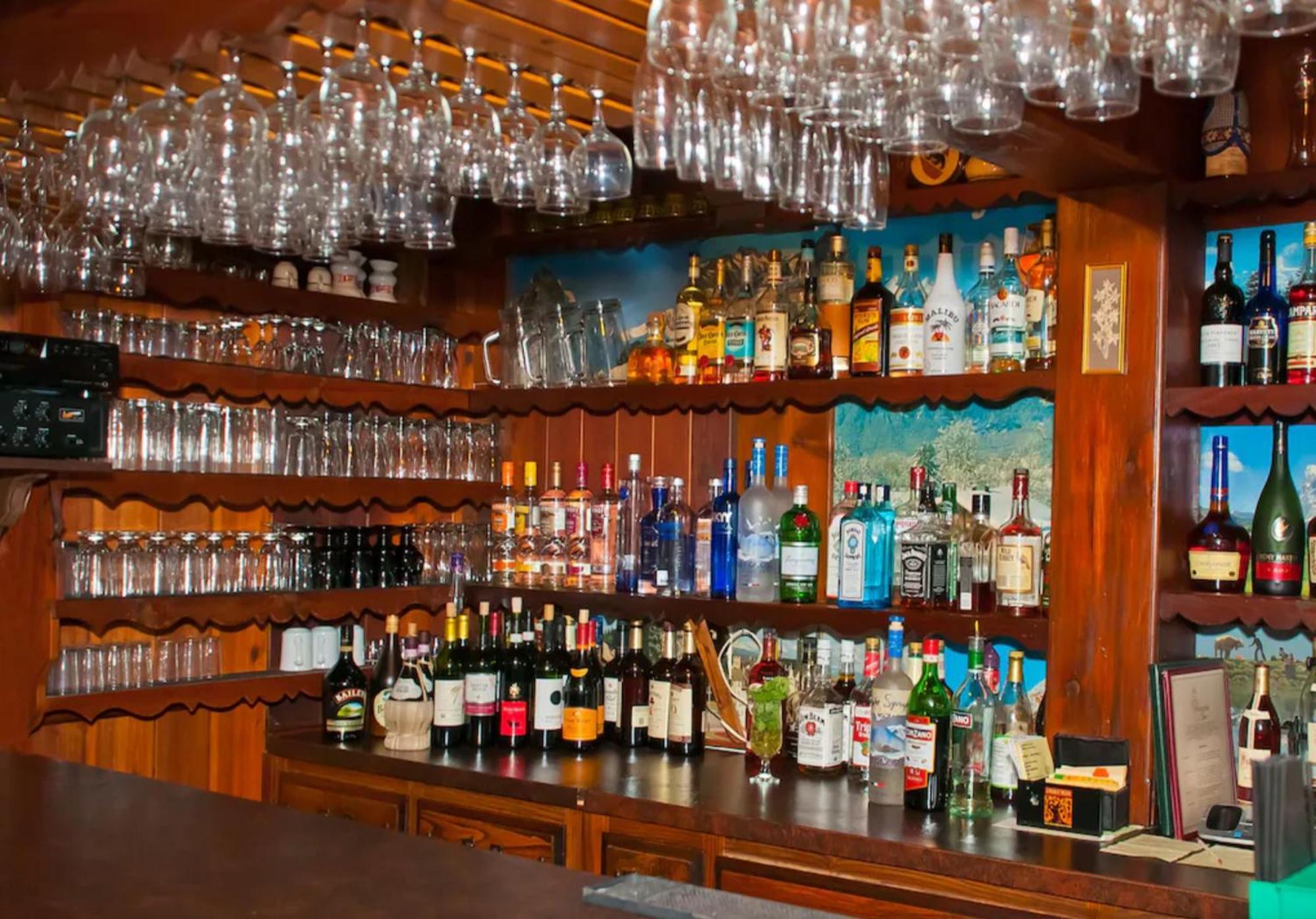 Bavarian Inn Motel & Restaurant 유레카 스프링스 외부 사진